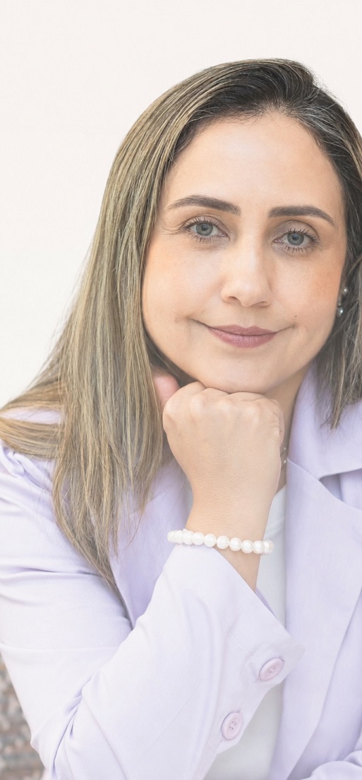 Dra. Grazielle Faria sorrindo